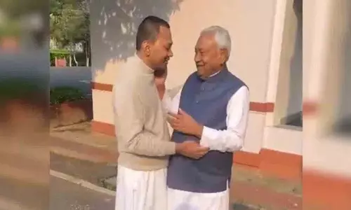 CM Nitish का शपथ ग्रहण समारोह.. बेटे निशांत से प्रभावित CM Nitish का शपथ ग्रहण समारोह.. बेटे निशांत से प्रभावित