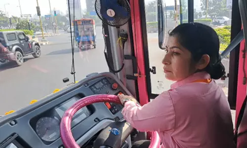 गुजरात को BRTS बस चलाने वाली पहली महिला ड्राइवर मिली