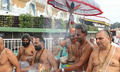 Tirumala में धार्मिक चिन्ह के साथ मिले ड्राइवर और कार मालिक पर मामला दर्ज