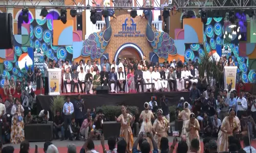 IFFI 2025: सिनेमा-थीम झांकियों के साथ फिल्म महोत्सव का आगाज, नंदमुरी बालकृष्ण को सम्मान IFFI 2025: सिनेमा-थीम झांकियों के साथ फिल्म महोत्सव का आगाज, नंदमुरी बालकृष्ण को सम्मान