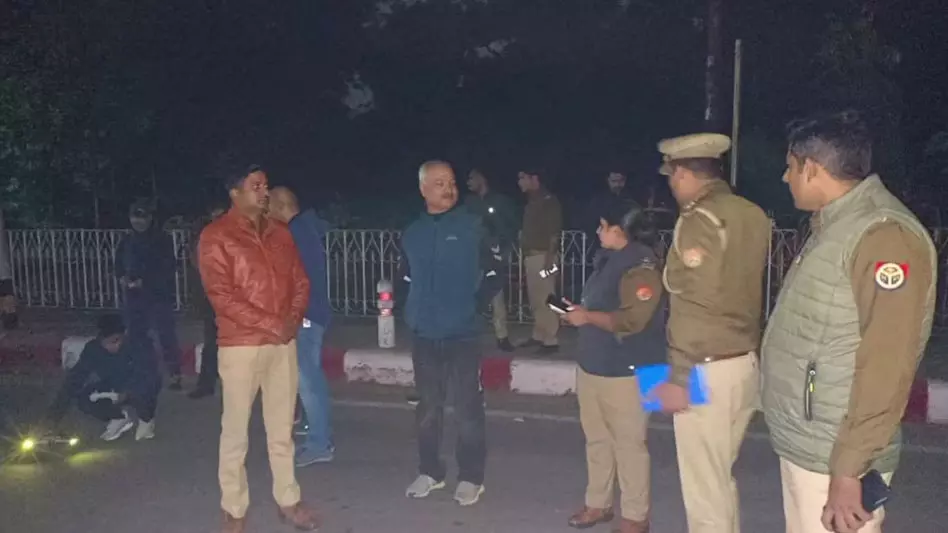 मानसिक रोगी ने बम की फर्जी सूचना दी, पोस्ट ऑफिस के पास मचा हड़कंप मानसिक रोगी ने बम की फर्जी सूचना दी, पोस्ट ऑफिस के पास मचा हड़कंप