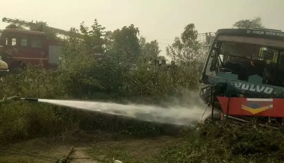Hardoi: ट्रैक्टर ट्रॉली से टकराई बस, एक की मौत, छह घायल Hardoi: ट्रैक्टर ट्रॉली से टकराई बस, एक की मौत, छह घायल