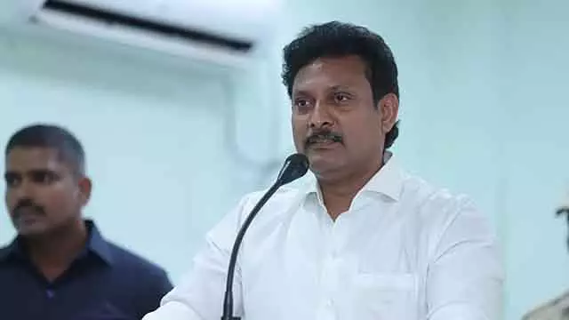 रिसर्च कोर्स पर गवर्नर की चर्चा: Minister का स्पष्टीकरण रिसर्च कोर्स पर गवर्नर की चर्चा: Minister का स्पष्टीकरण