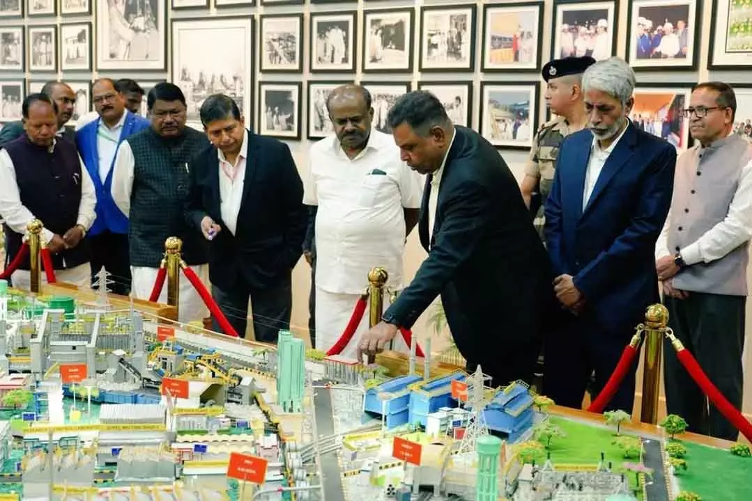 Odisha के क्योंझर में 40,000 रुपये की रिश्वत लेते हुए आबकारी अधीक्षक समेत दो लोग गिरफ्तार Odisha के क्योंझर में 40,000 रुपये की रिश्वत लेते हुए आबकारी अधीक्षक समेत दो लोग गिरफ्तार