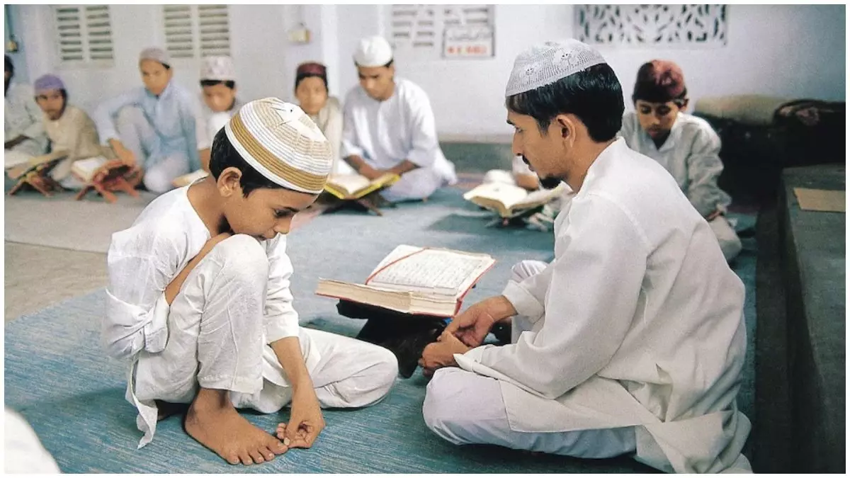 Lucknow: आठ जिलों में मदरसों का पूरा डाटा जमा करने के निर्देश Lucknow: आठ जिलों में मदरसों का पूरा डाटा जमा करने के निर्देश
