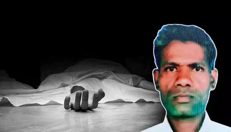 Ganjam में पिता के दसवें दिन की रस्में निभाते समय एक व्यक्ति की मौत, परिवार सदमे में Ganjam में पिता के दसवें दिन की रस्में निभाते समय एक व्यक्ति की मौत, परिवार सदमे में