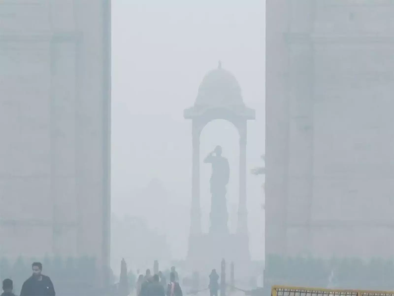 दिल्ली में वायु गुणवत्ता बेहद खराब, AQI 399 पर, मोती बाग, अक्षरधाम गंभीर श्रेणी में पहुंचे दिल्ली में वायु गुणवत्ता बेहद खराब, AQI 399 पर, मोती बाग, अक्षरधाम गंभीर श्रेणी में पहुंचे