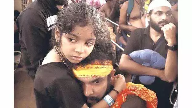 Sabarimala में खराब व्यवस्था को लेकर कोर्ट ने देवास्वोम को फटकार लगाई Sabarimala में खराब व्यवस्था को लेकर कोर्ट ने देवास्वोम को फटकार लगाई