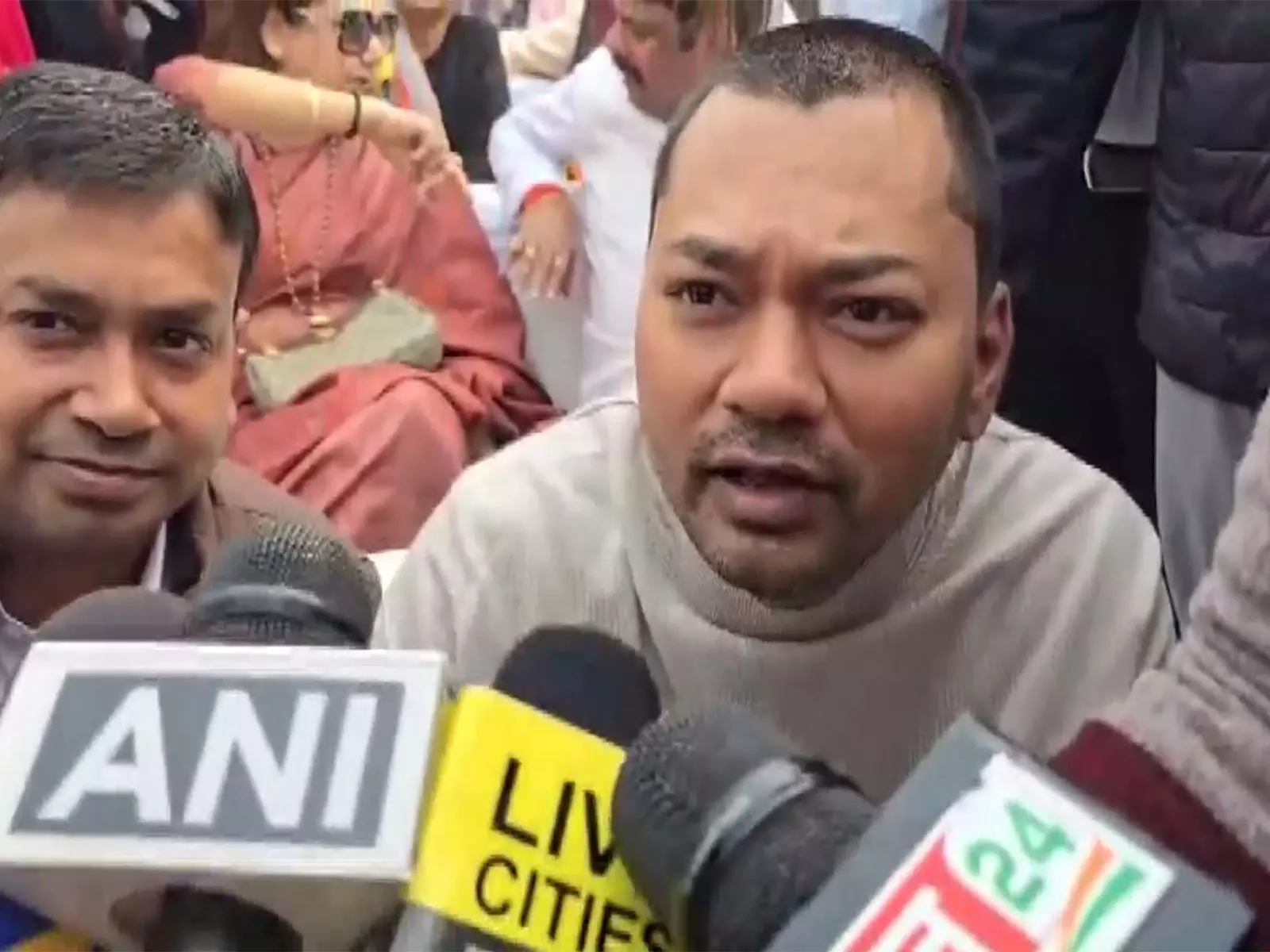 जनता ने हमें उम्मीद से ज़्यादा दिया: नीतीश कुमार के बेटे ने CM की 10वीं शपथ पर कहा जनता ने हमें उम्मीद से ज़्यादा दिया: नीतीश कुमार के बेटे ने CM की 10वीं शपथ पर कहा