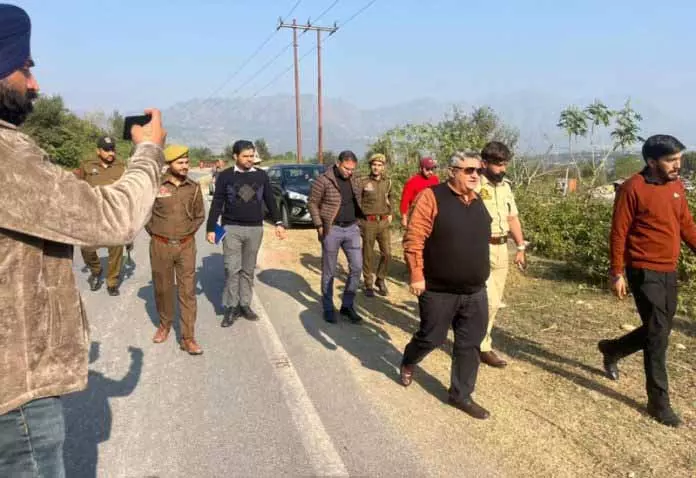 ट्रांसपोर्ट कमिश्नर ने रियासी का दौरा किया, DL ट्रायल ग्राउंड के लिए ज़मीन का मुआयना किया ट्रांसपोर्ट कमिश्नर ने रियासी का दौरा किया, DL ट्रायल ग्राउंड के लिए ज़मीन का मुआयना किया