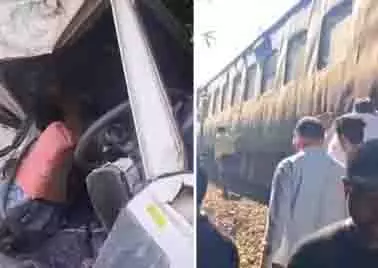 Tripura: धलाई में पिकअप गाड़ी और ट्रेन की टक्कर में कई लोगों की मौत Tripura: धलाई में पिकअप गाड़ी और ट्रेन की टक्कर में कई लोगों की मौत