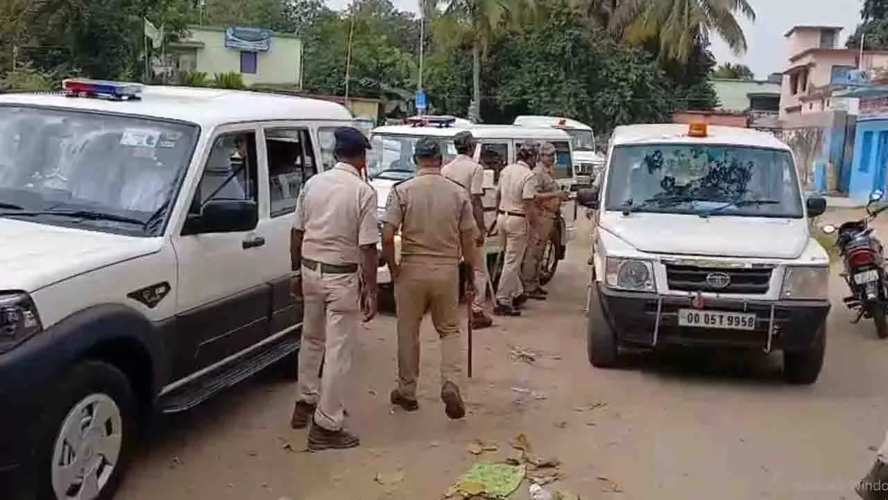 ओडिशा में बांग्लादेशियों के खिलाफ कार्रवाई तेज, जगतसिंहपुर में बड़ी छापेमारी ओडिशा में बांग्लादेशियों के खिलाफ कार्रवाई तेज, जगतसिंहपुर में बड़ी छापेमारी