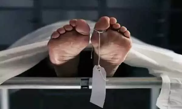 JAMMU: अरनिया में पेड़ से लटका मिला शव JAMMU: अरनिया में पेड़ से लटका मिला शव