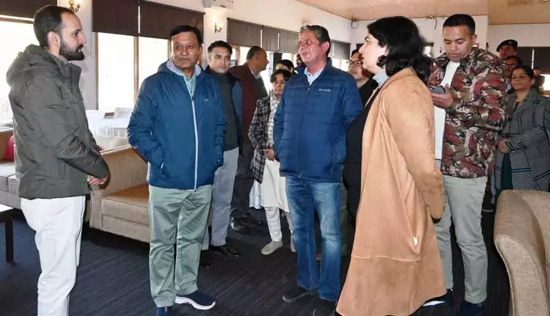 हिमाचल के CM ने आपदा समीक्षा और लैंड टेक वर्कशॉप के लिए 2 दिन का कुल्लू दौरा शुरू हिमाचल के CM ने आपदा समीक्षा और लैंड टेक वर्कशॉप के लिए 2 दिन का कुल्लू दौरा शुरू