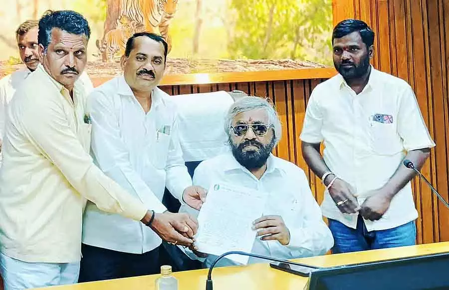 वाल्मीकि कम्युनिटी हॉल के लिए ₹2 करोड़: मंत्री ईश्वर बी. खंड्रे ने भरोसा दिया वाल्मीकि कम्युनिटी हॉल के लिए ₹2 करोड़: मंत्री ईश्वर बी. खंड्रे ने भरोसा दिया