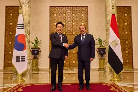 दक्षिण कोरिया और मिस्र के बीच कई डील हुई सील, वैश्विक शांति को दोनों देशों ने बताया जरूरी दक्षिण कोरिया और मिस्र के बीच कई डील हुई सील, वैश्विक शांति को दोनों देशों ने बताया जरूरी