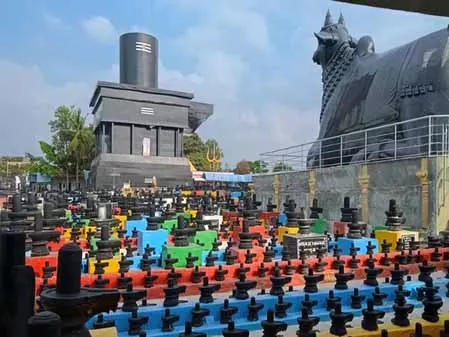 कोटिलिंगेश्वर मंदिर : परिसर में एक करोड़ शिवलिंग, मनोकामना पूरी होने से जुड़ी भावना कोटिलिंगेश्वर मंदिर : परिसर में एक करोड़ शिवलिंग, मनोकामना पूरी होने से जुड़ी भावना