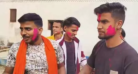 आरा: संजय सिंह टाइगर के मंत्री बनने पर ग्रामीणों ने मनाया जश्न, गांववालों ने मनाई होली-दीपावली आरा: संजय सिंह टाइगर के मंत्री बनने पर ग्रामीणों ने मनाया जश्न, गांववालों ने मनाई होली-दीपावली