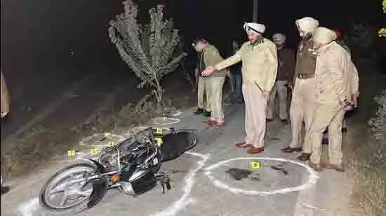 Amritsar पुलिस ने टारगेटेड किलिंग की कोशिश नाकाम की, गैंगस्टर को गोली मारी Amritsar पुलिस ने टारगेटेड किलिंग की कोशिश नाकाम की, गैंगस्टर को गोली मारी