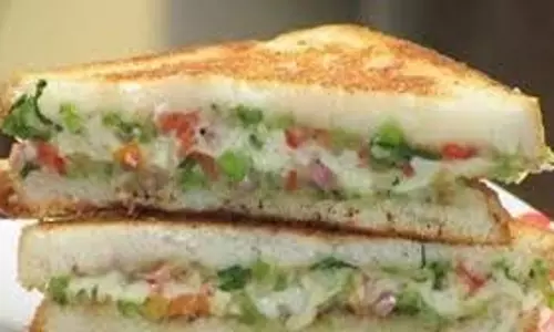 Veg Cheese Sandwich: मिनटों में तैयार करें  वेज चीज सैंडविच