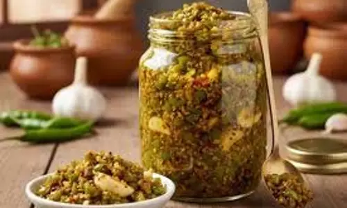 Recipe: 10 मिनट में तैयार होगा हरी मिर्च और लहसुन का ये स्वादिष्ट अचार