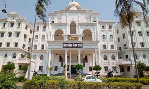 फर्जी बिलिंग और घटिया निर्माण की जांच शुरू, रायपुर निगम आयुक्त से विधायक ने की थी शिकायत फर्जी बिलिंग और घटिया निर्माण की जांच शुरू, रायपुर निगम आयुक्त से विधायक ने की थी शिकायत