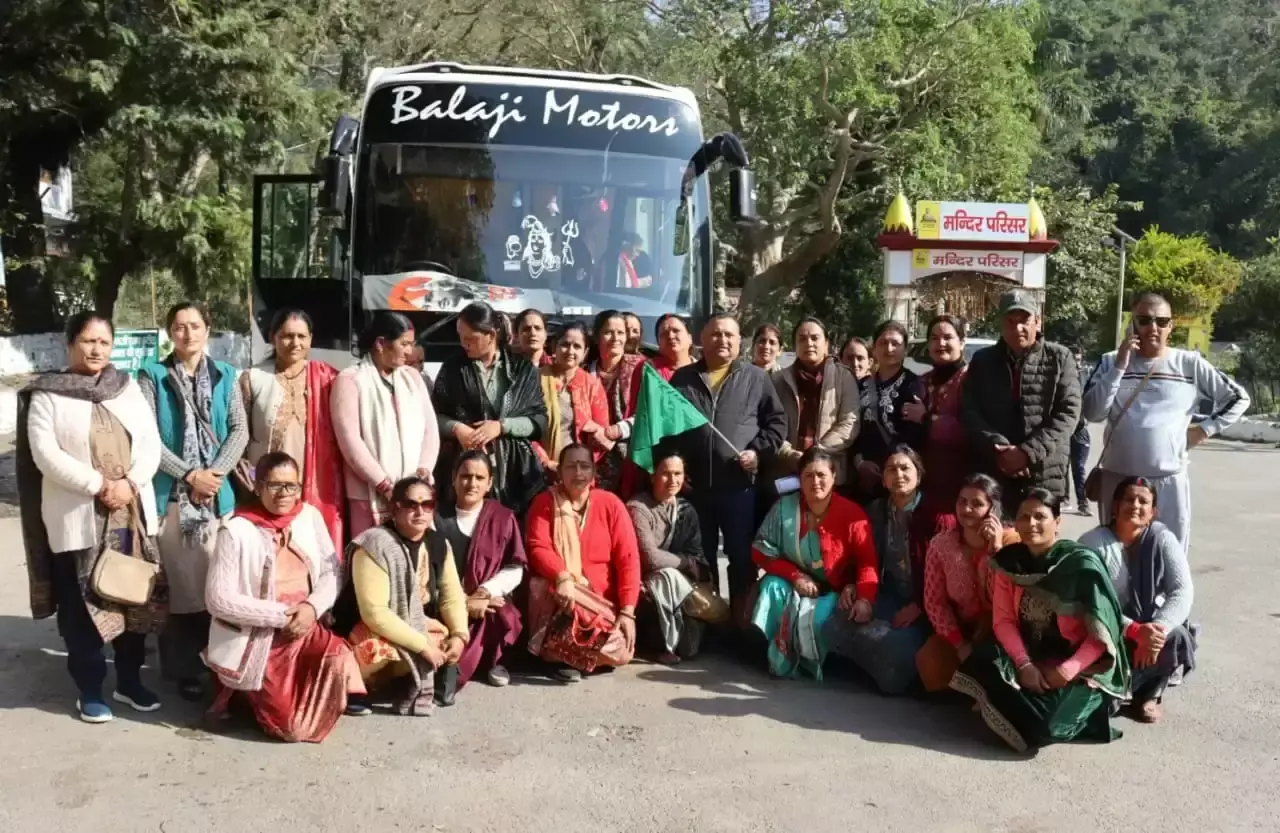 Nahan: विधानसभा उपाध्यक्ष ने 60 महिला श्रद्धालुओं को अयोध्या यात्रा के लिए किया रवाना