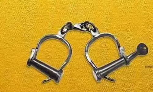 Drugs sale : इंस्टाग्राम सेलिब्रिटी समेत 6 लोग गिरफ्तार Drugs sale : इंस्टाग्राम सेलिब्रिटी समेत 6 लोग गिरफ्तार
