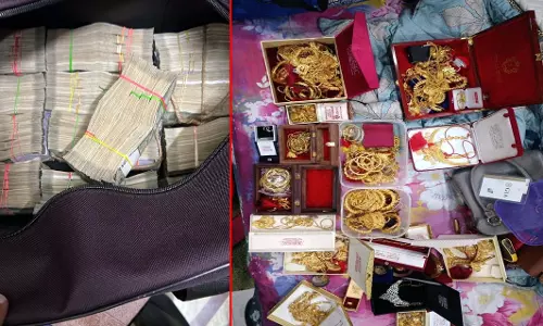 OMG: ब्रीफकेस-बैगों में 500-500 रुपये के नोटों की कई गड्डियां दिखीं, सोना ही सोना...