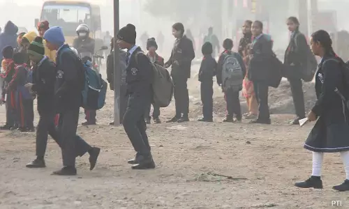 MP : सरकार ने राज्य के सभी स्कूलों के यूनिफॉर्म प्रोटोकॉल से ऊनी कपड़े हटाए MP : सरकार ने राज्य के सभी स्कूलों के यूनिफॉर्म प्रोटोकॉल से ऊनी कपड़े हटाए
