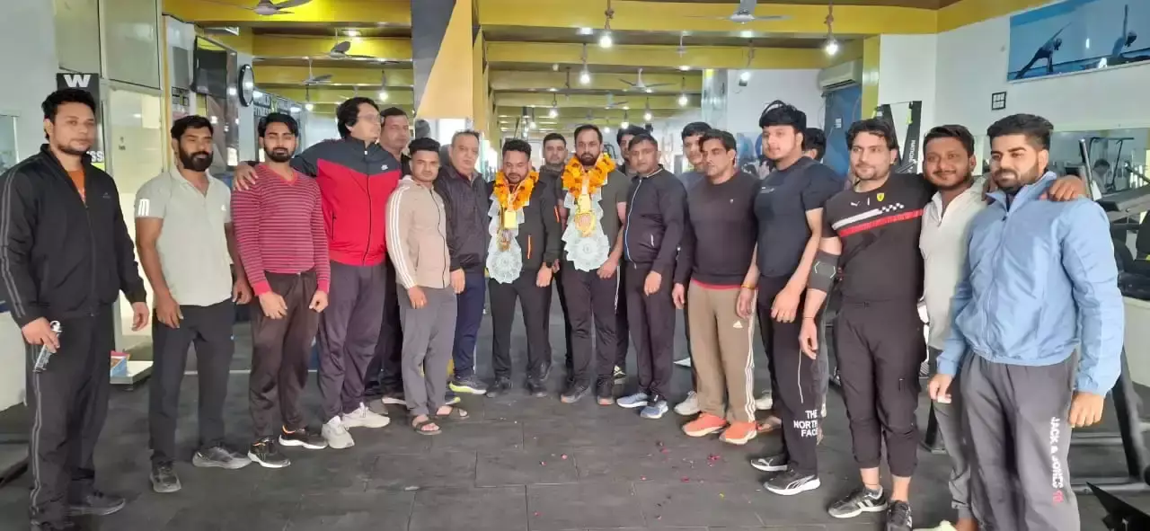 Jhajjar: एशियन पावरलिफ्टिंग चैंपियंस का गर्मजोशी से स्वागत Jhajjar: एशियन पावरलिफ्टिंग चैंपियंस का गर्मजोशी से स्वागत