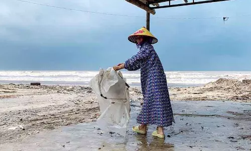 वियतनाम में मूसलाधार बारिश से बाढ़ और भूस्खलन, 41 लोगों की मौत