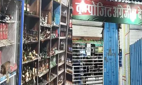 MP News: शराब दुकानों पर खतरनाक हमला,इलाके में मचा हड़कंप