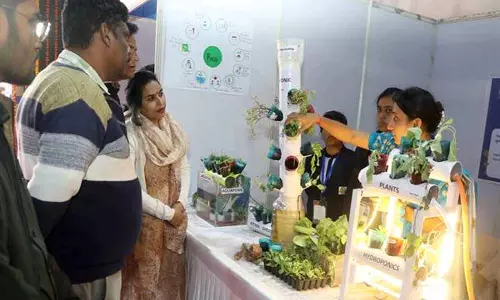 Bhopal: विज्ञान की दुनिया में बच्चों के मॉडल ने बिखेरा जलवा Bhopal: विज्ञान की दुनिया में बच्चों के मॉडल ने बिखेरा जलवा