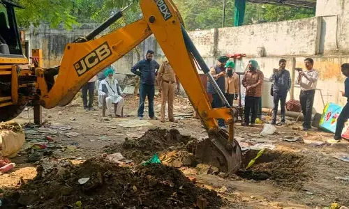 ट्रेलर के पार्ट्स मिलने के बाद नाभा EO ने कहा, आप नेता ने मेरे घर पर कब्जा कर लिया ट्रेलर के पार्ट्स मिलने के बाद नाभा EO ने कहा, आप नेता ने मेरे घर पर कब्जा कर लिया
