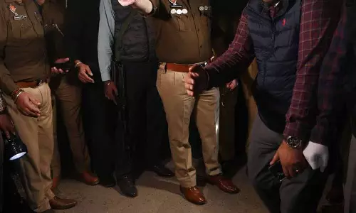 Ludhiana: टोल प्लाजा के पास मुठभेड़ के बाद 2 आतंकवादी गिरफ्तार Ludhiana: टोल प्लाजा के पास मुठभेड़ के बाद 2 आतंकवादी गिरफ्तार