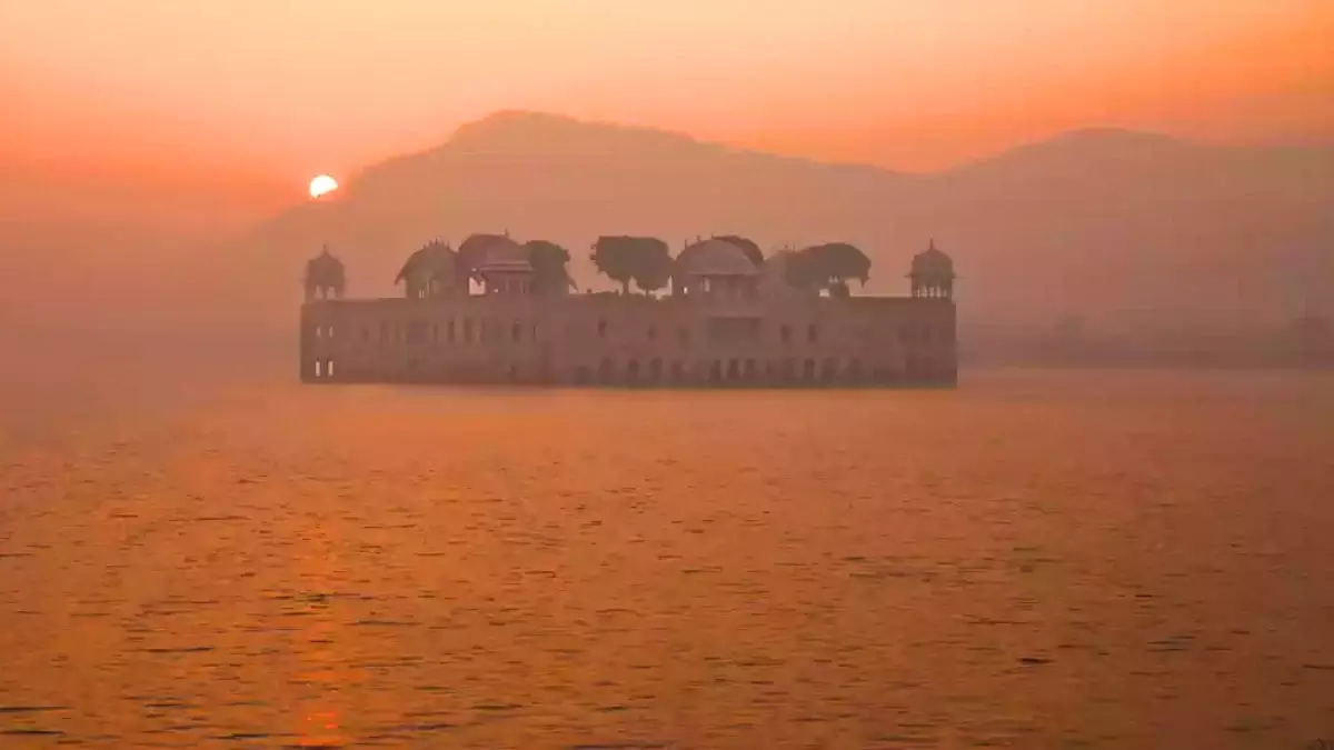Jaipur: शीत लहर से माउंट आबू में मौसम सर्द