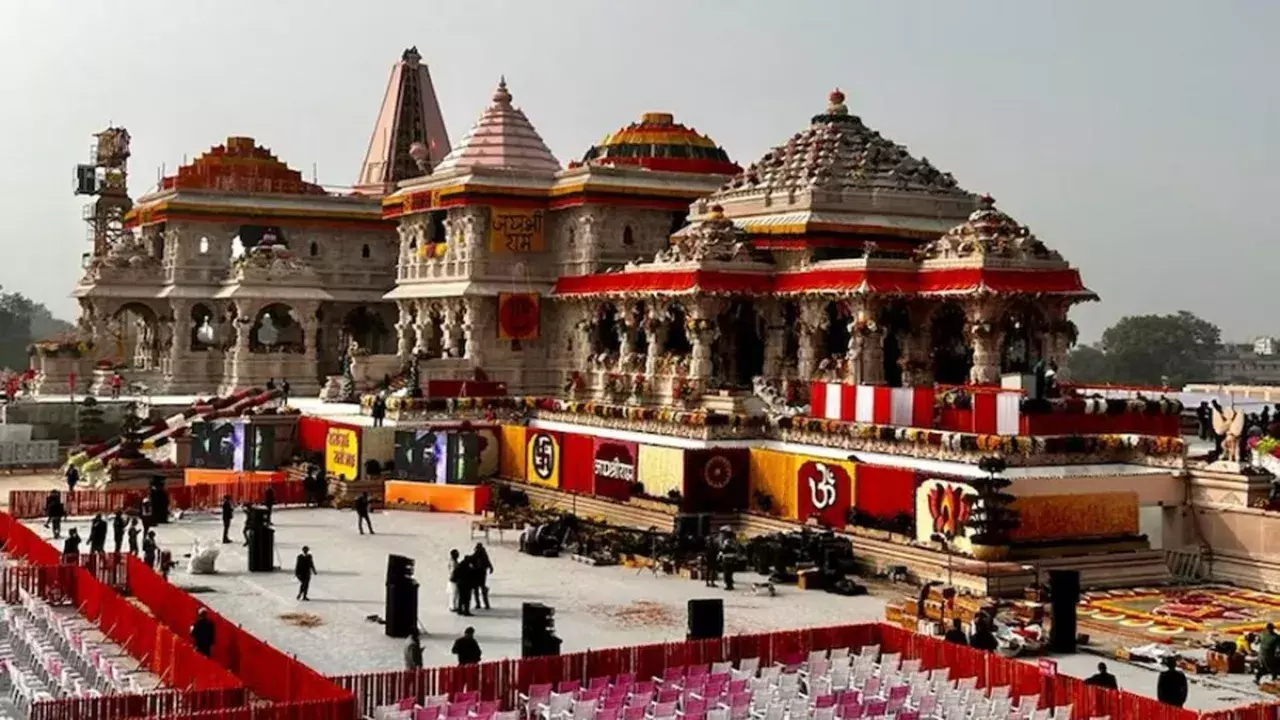 Ayodhya: ध्वजारोहण समारोह के लिए दर्शन में बदलाव