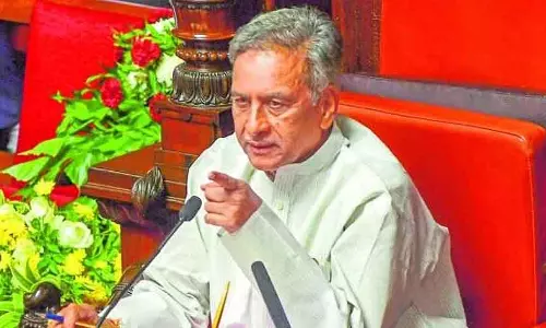 Karnataka : कांग्रेस की नजर विधान परिषद में बसवराज होरट्टी की कुर्सी पर Karnataka : कांग्रेस की नजर विधान परिषद में बसवराज होरट्टी की कुर्सी पर