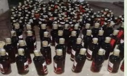 Rajasthan: ट्रक के ‘सीक्रेट केबिन’ से 1,000 से ज्यादा शराब की बोतलें जब्त Rajasthan: ट्रक के ‘सीक्रेट केबिन’ से 1,000 से ज्यादा शराब की बोतलें जब्त