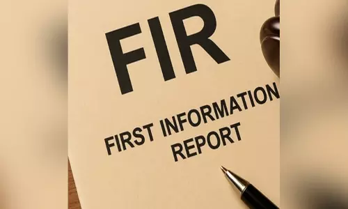 स्कूल प्रिंसिपल पर 10वीं के छात्र को कई थप्पड़ मारने का आरोप, FIR दर्ज स्कूल प्रिंसिपल पर 10वीं के छात्र को कई थप्पड़ मारने का आरोप, FIR दर्ज