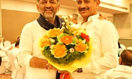 कर्नाटक कांग्रेस MLA ने हाईकमान से दखल देने और CLP मीटिंग बुलाने की अपील की कर्नाटक कांग्रेस MLA ने हाईकमान से दखल देने और CLP मीटिंग बुलाने की अपील की