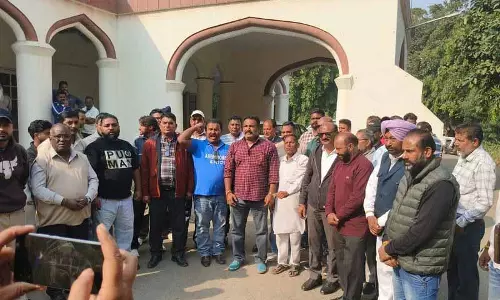 Jalandhar: सुप्रीम कोर्ट ने मारपीट के मामले में पुलिस की ‘एकतरफ़ा’ कार्रवाई पर नाराज़गी जताई Jalandhar: सुप्रीम कोर्ट ने मारपीट के मामले में पुलिस की ‘एकतरफ़ा’ कार्रवाई पर नाराज़गी जताई