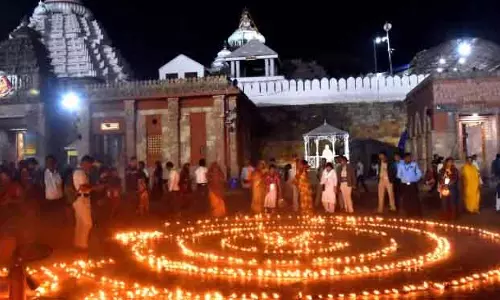 Puri देव दिवाली उत्सव के लिए श्री मंदिर को रोशन किया गया