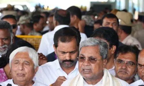 सिद्धारमैया का बयान: कर्नाटक के CM बने रहेंगे और बजट पेश करेंगे