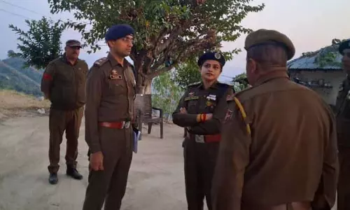 SSP Kathua ने सीमावर्ती क्षेत्र में घुसपैठ रोधी ग्रिड की समीक्षा की SSP Kathua ने सीमावर्ती क्षेत्र में घुसपैठ रोधी ग्रिड की समीक्षा की