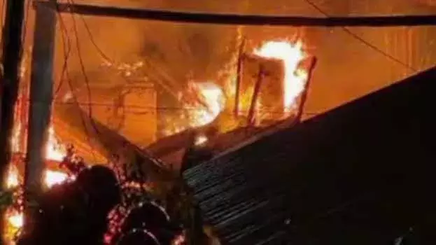 Kollam में भीषण आग; चार घर जलकर खाक, आग बुझाने की कोशिशें जारी