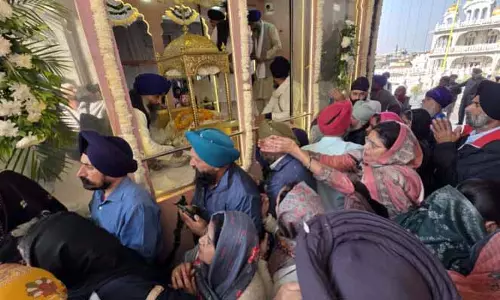 Guru Tegh Bahadur की 350वीं शहीदी वर्षगांठ के मौके पर जम्मू में भव्य नगर कीर्तन का आयोजन Guru Tegh Bahadur की 350वीं शहीदी वर्षगांठ के मौके पर जम्मू में भव्य नगर कीर्तन का आयोजन