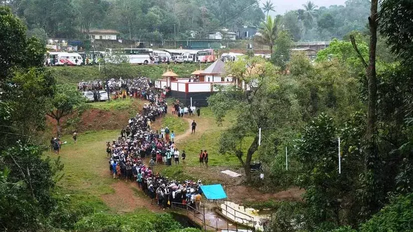 kerala: यात्रा के दौरान हादसा, सबरीमाला में आंध्र के व्यक्ति की गिरने से जान गई