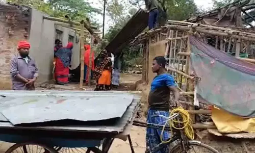 जगतसिंहपुर प्रशासन ने संदिग्ध बांग्लादेशी नागरिकों के अवैध मकानों को गिराया जगतसिंहपुर प्रशासन ने संदिग्ध बांग्लादेशी नागरिकों के अवैध मकानों को गिराया